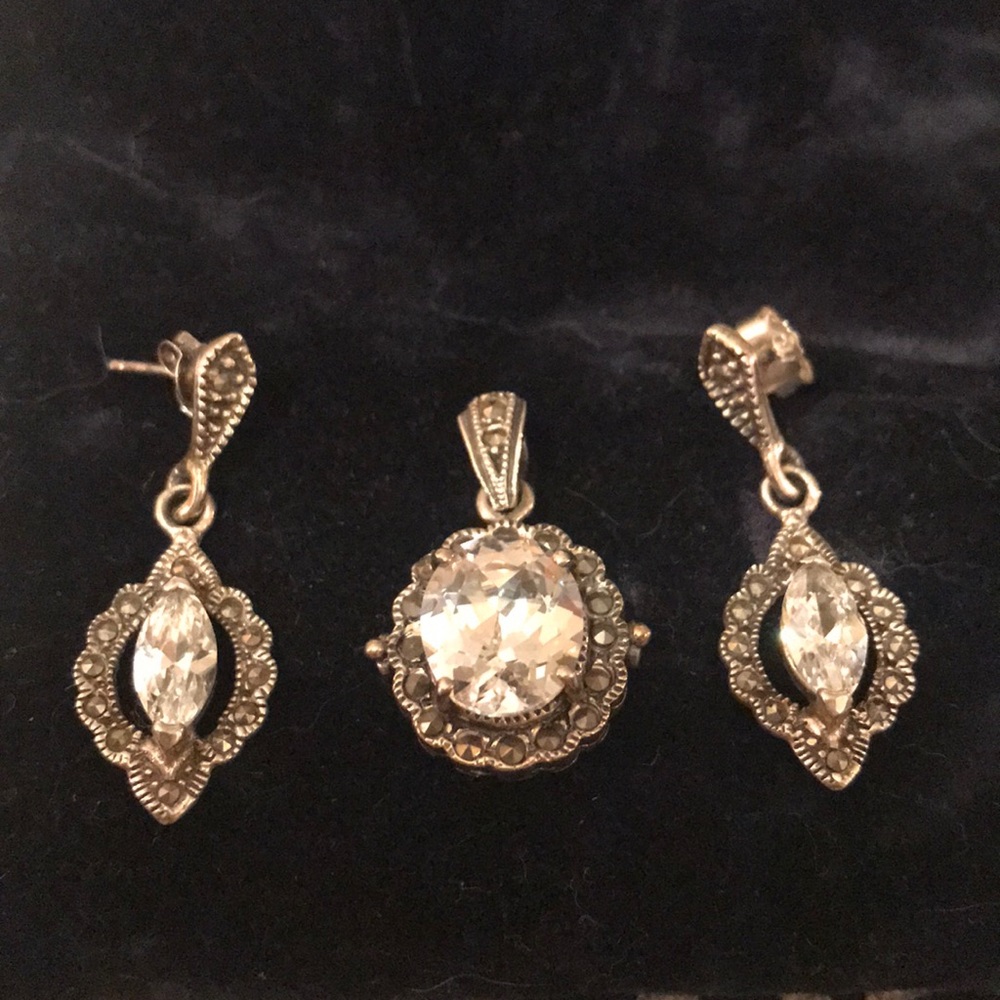Vintage Look Crystal Earrings And Pendant